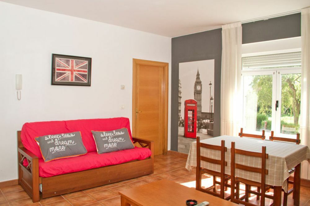 Apartamentos Mirapenas Gozon ภายนอก รูปภาพ